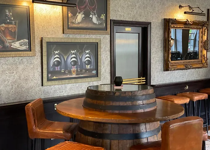 The Queens Head, Parkside Apartment 2