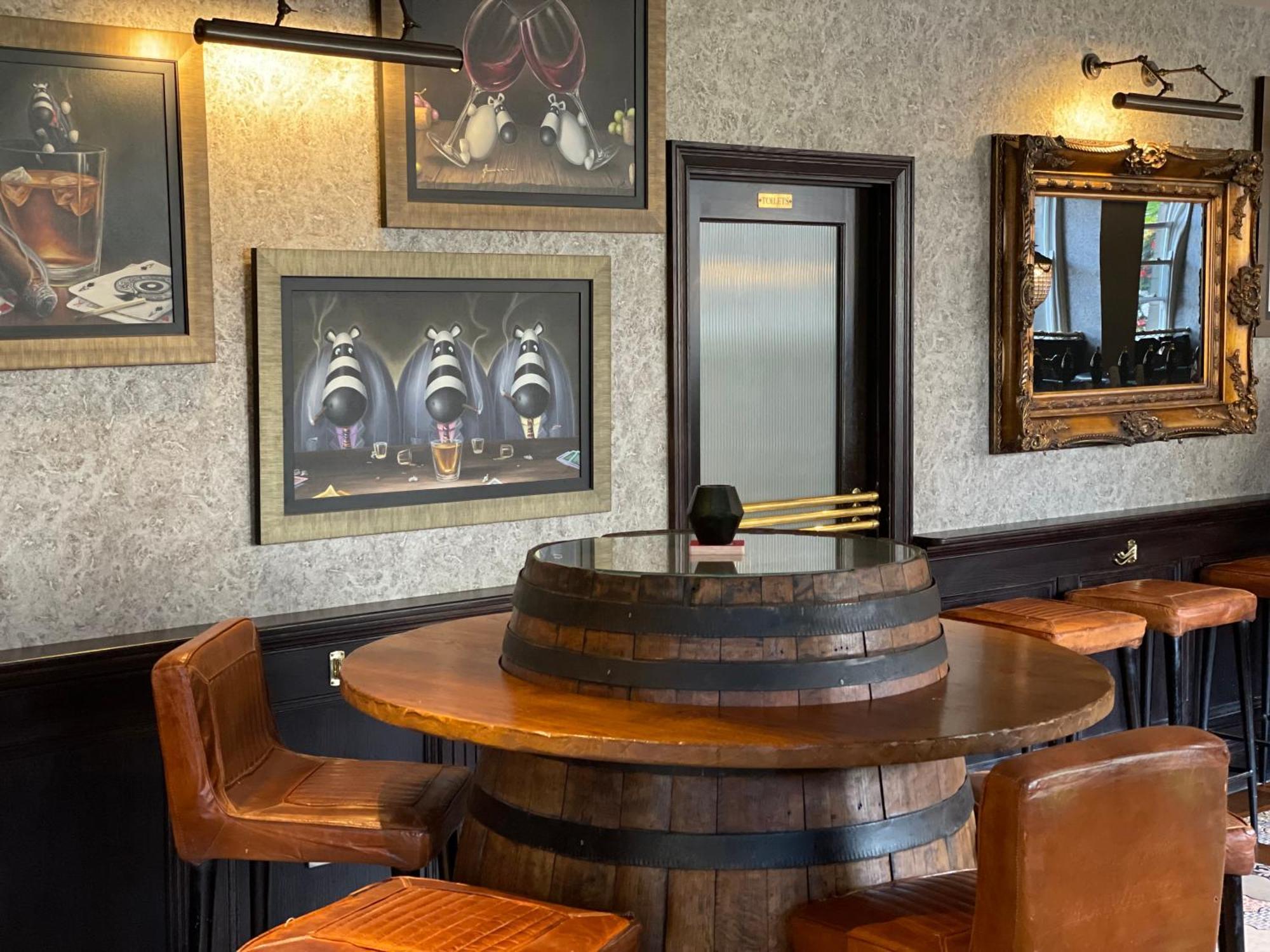 The Queens Head, Parkside 2 *