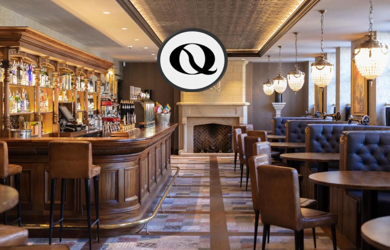 The Queens Head, Parkside 2